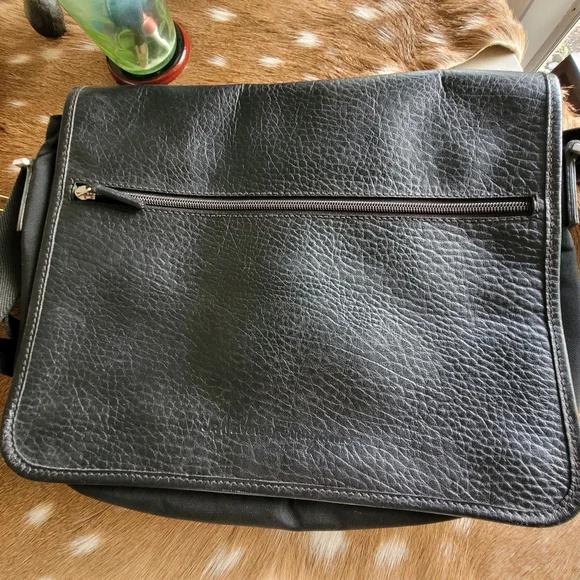 Salvatore Ferragamo Men's Leather Nylon Messenger Bag - Picture 3 of 16